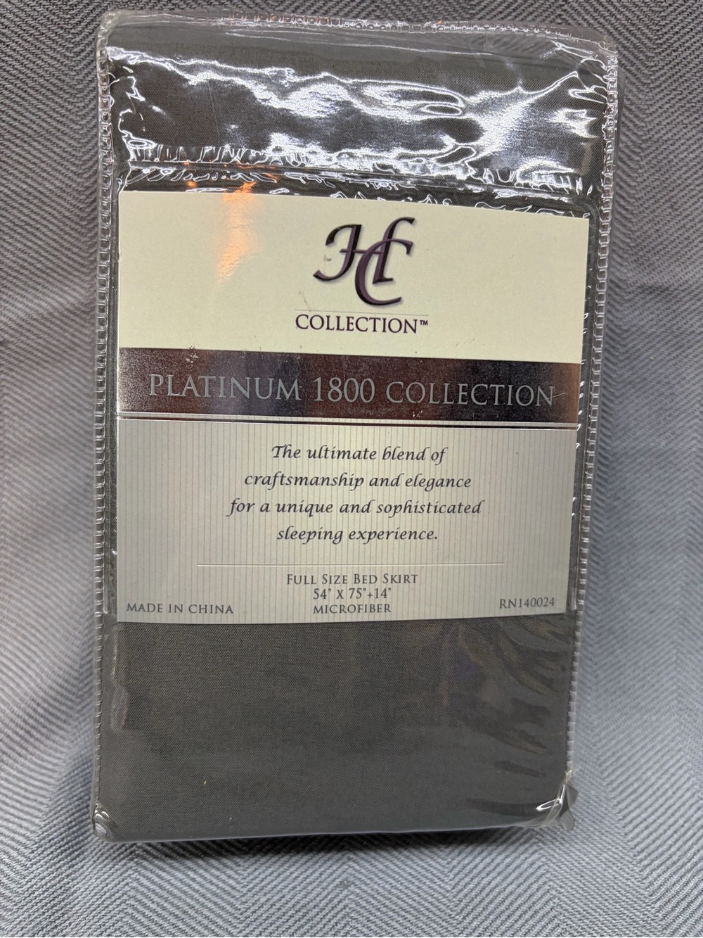 NWT HC collection platinum 1800 collection full-size bed skirt 14 inch drop gray